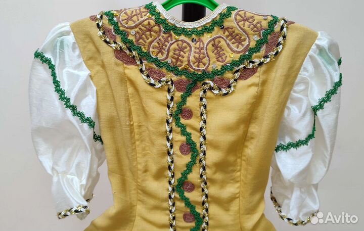 Танцевальный костюм женский