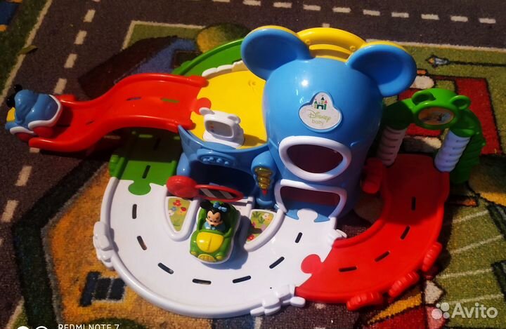 Гараж Микки Мауса