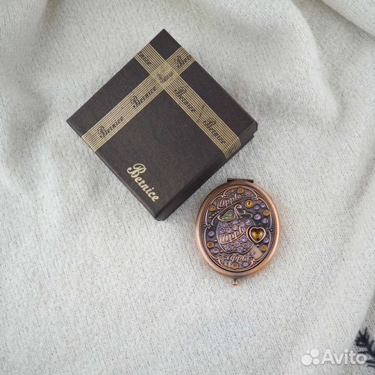 Зеркало складное карманное космитеческое Bernice