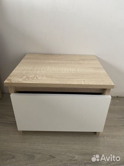 Тумбочка прикроватная
