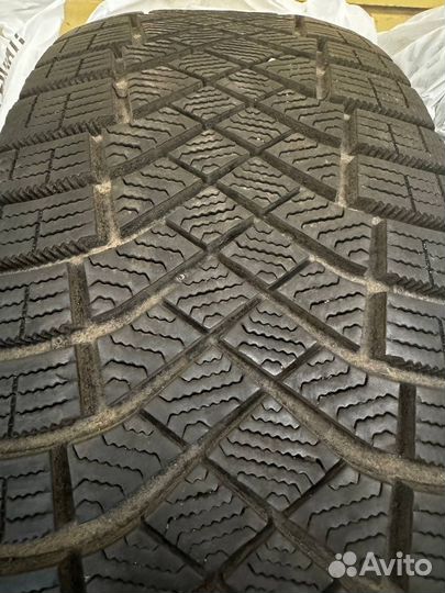 Pirelli Ice Zero 2.25/60 R18 103H