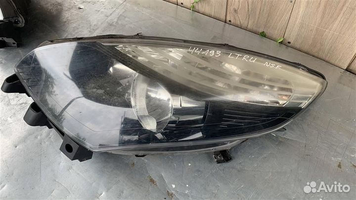 Фара левая от Renault Scenic III 2009-2016