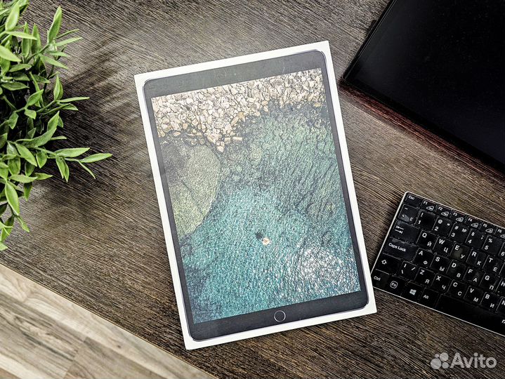 Apple iPad Pro 10.5 64gb Wi-Fi темно-серый iOS 17