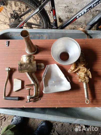 Соковыжималка шнековая ручная