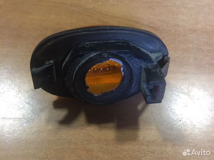 Повторитель поворота Hyundai Sonata 1988-1993