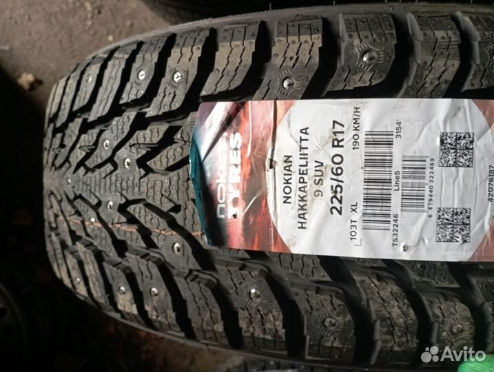 Nokian Tyres Hakkapeliitta 9 SUV 225/60 R17