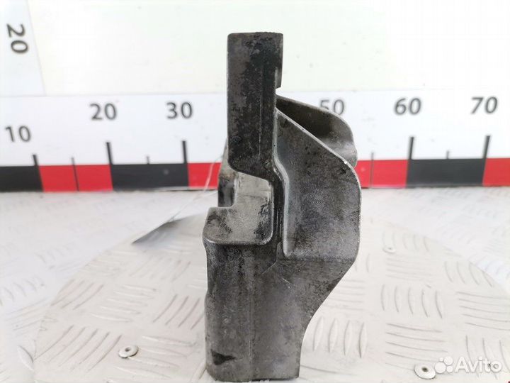 Кронштейн для Saab 9-3 (1)