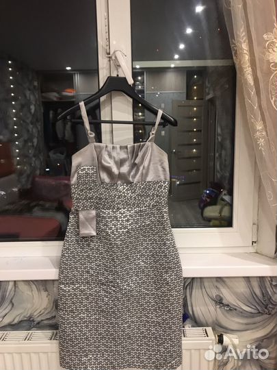 Платье с накидкой