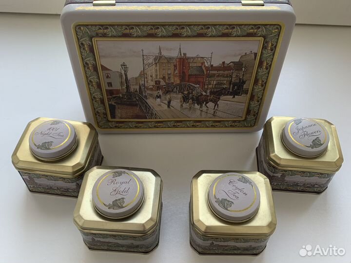 Жестяная коробка из под чая с маленькими баночками