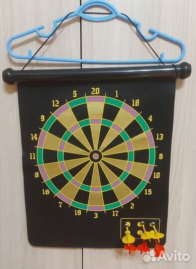 Дартс мишень и 6 дротиков