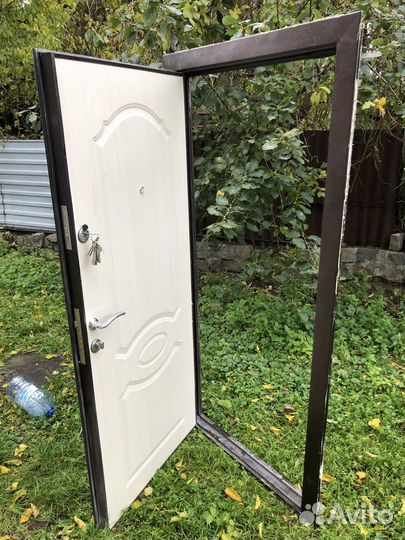 Дверь входная 96х205