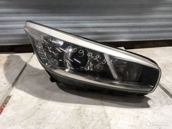 Фара правая Kia Ceed