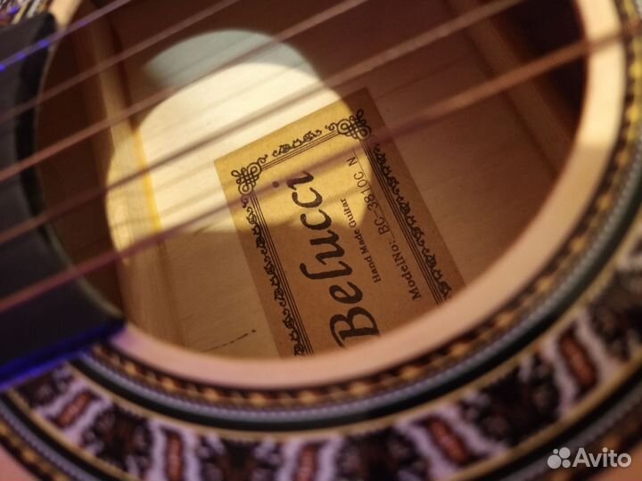 Акустическая гитара