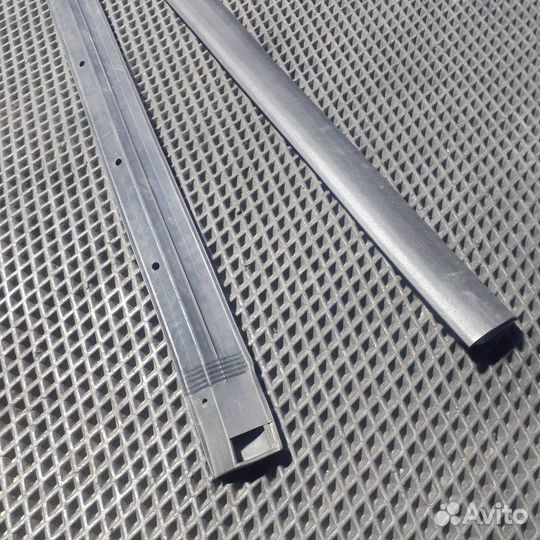 Уплотнитель порога левый Exeed Rx T22