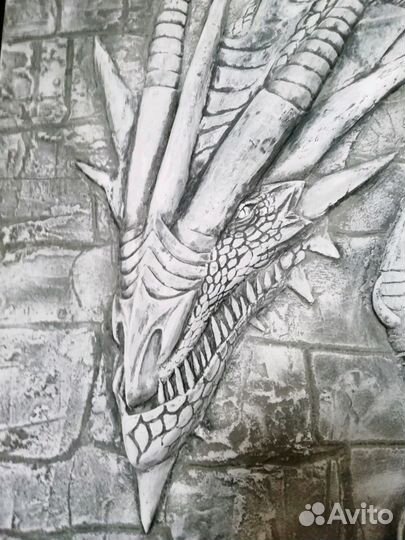 Барельеф Дракон и девушка