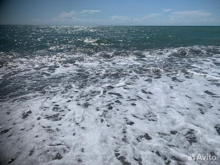 Морская галька из Сочи, ракушки, морская вода