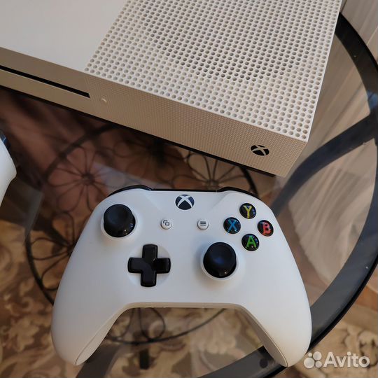 Xbox One S с играми