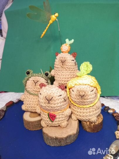 Капибары, вязаные брелки, игрушки