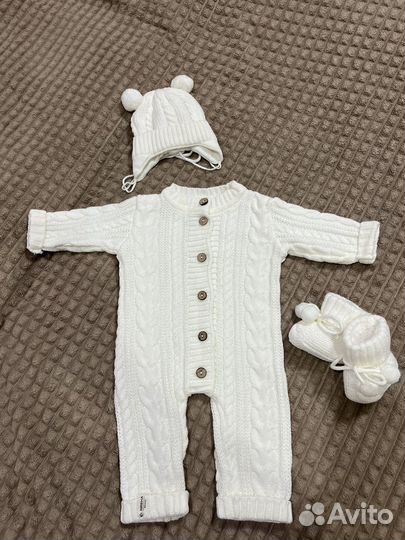 Комплект на выписку вязанный