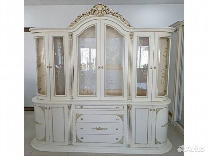 Шкаф сервант