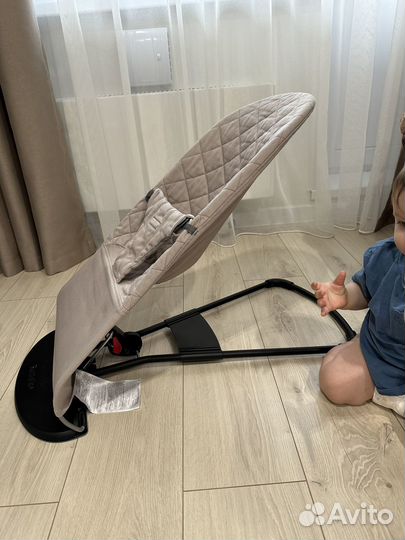 Шезлонг babybjorn новый
