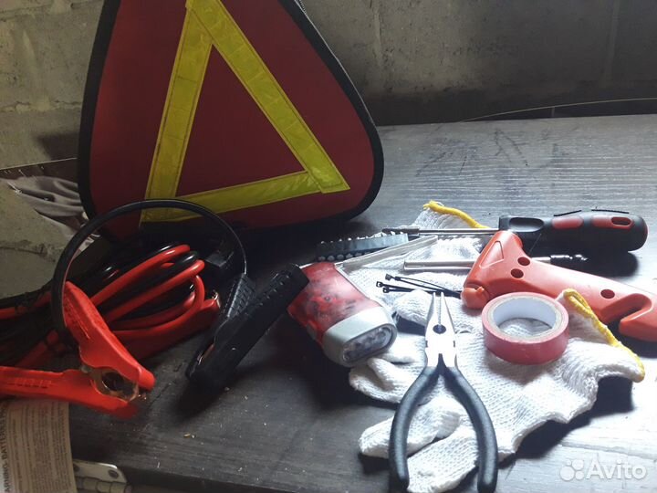 Набор инструментов для автомобиля