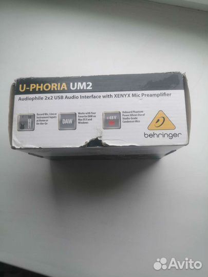 Внешния звуковая карта Behringer u-phoria um2