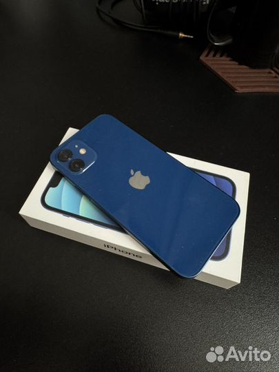 iPhone 12, 64 ГБ