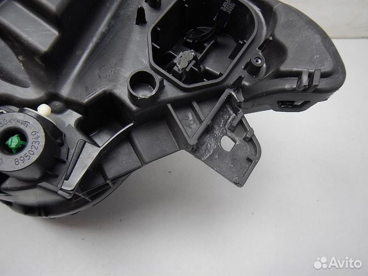 Фара правая Volvo XC90