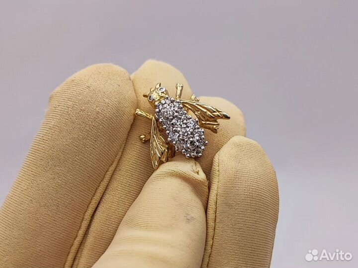 Золотая брошь Шмель с 21 бриллиантом 0.67 ct 585*