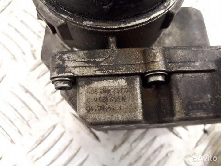 Дроссельная заслонка Audi A6 C5 2.5 BDG 059128063A