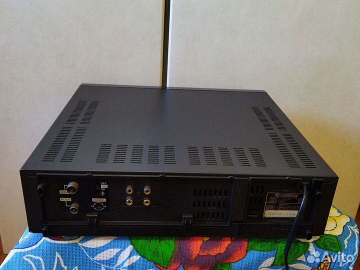 Видеомагнитофон GoldStar модель R-Q21NW