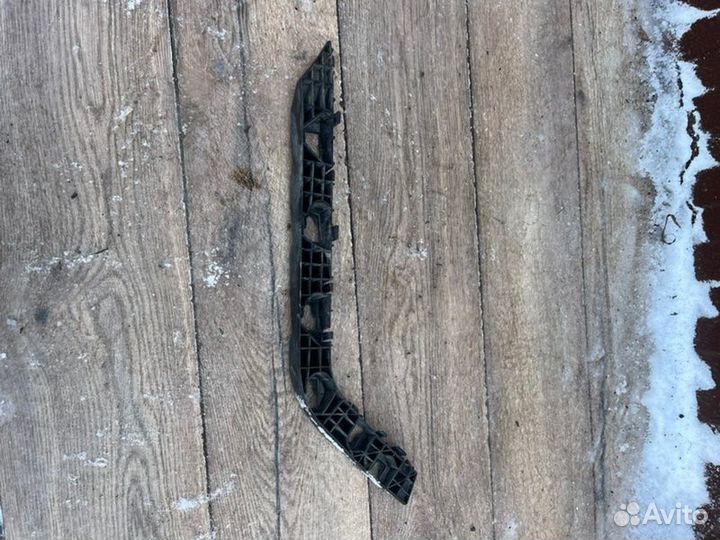 Крепление бампера заднее левое Hyundai Sonata