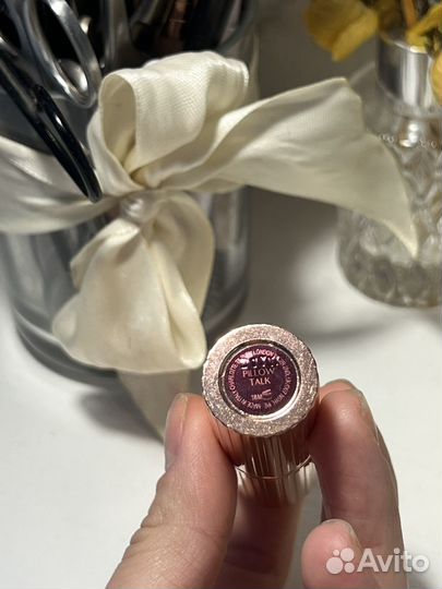 Charlotte Tilbury помада pillow talk