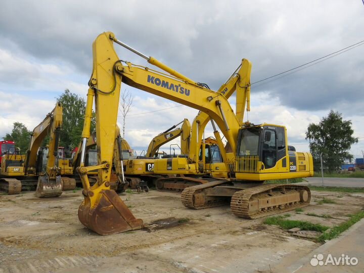 Гусеничный экскаватор Komatsu PC220-8M0, 2019