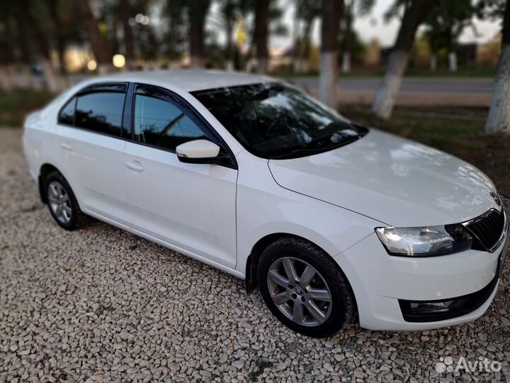 Skoda Rapid 1.6 AT, 2019, 90 000 км