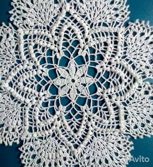 Салфетка крючком интерьерная