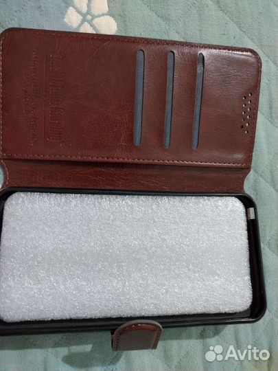 Продаются чехлы и защитное стекло на Нокиа 8.1