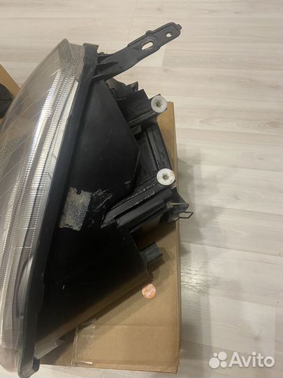 Фара передняя правая на LADA priora