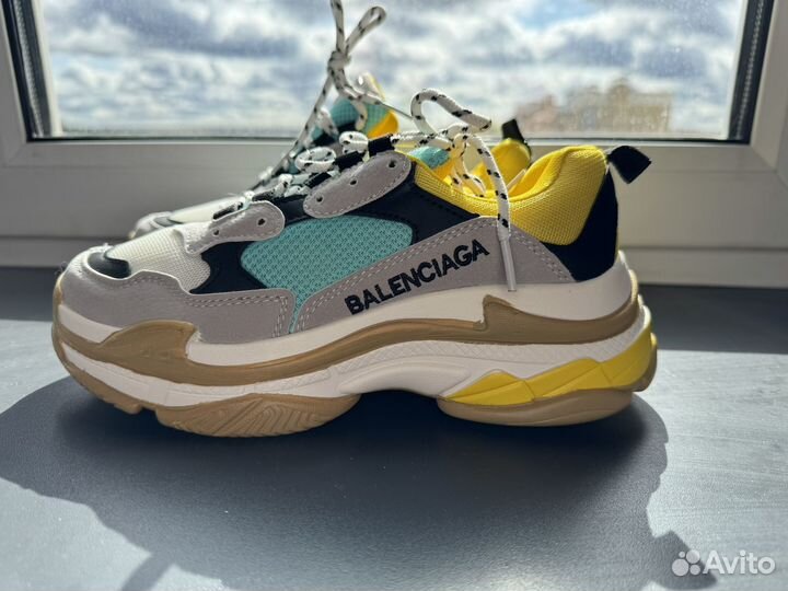 Последняя пара кроссовки