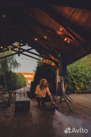 Диджей, звук, свет, дым-машина, певец