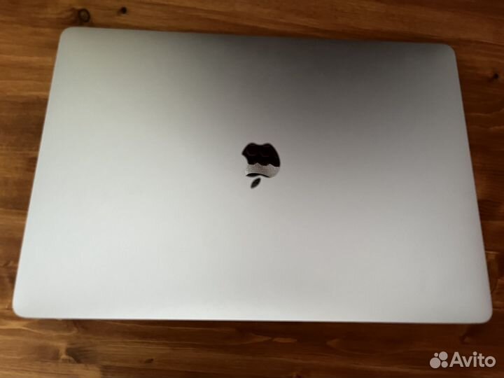 Apple MacBook Pro 15 2018 i7/16/256