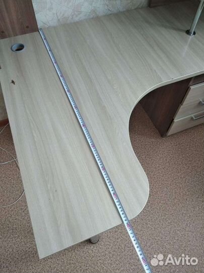 Письменный стол