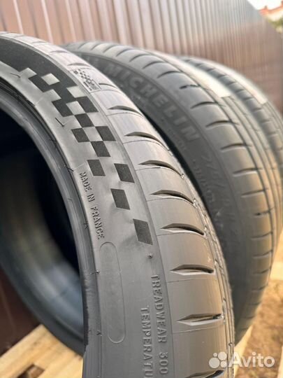 Michelin Pilot Sport 4 S 275/35 R21 и 245/40 R21