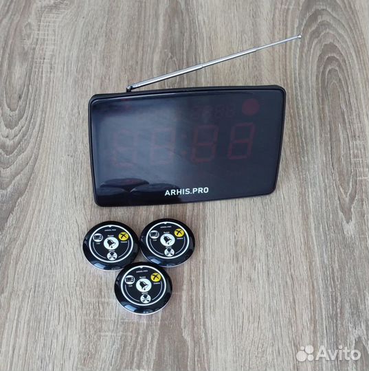 Кнопка вызова официанта для ресторана и табло