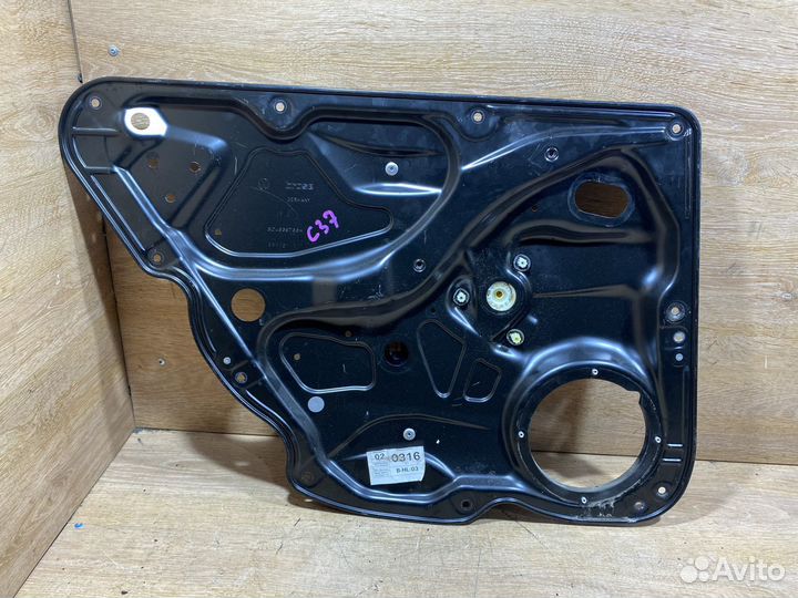 Стеклоподъемник задний левый VW Passat B6 C37