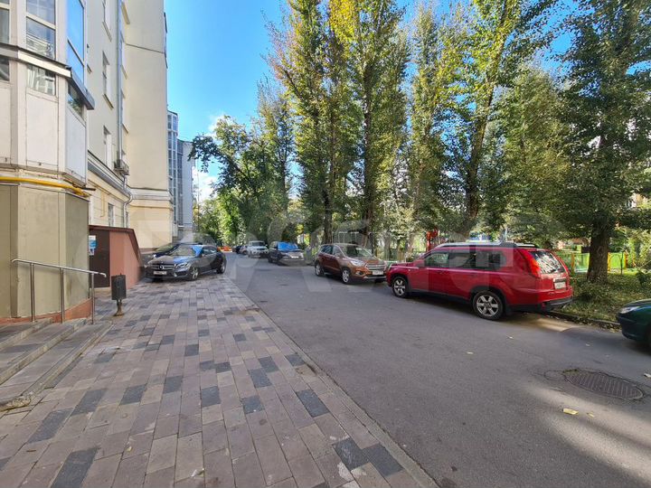 2-к. квартира, 67 м², 1/5 эт.