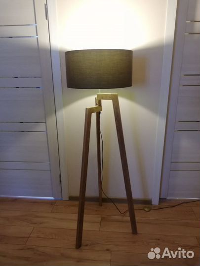 Напольный торшер