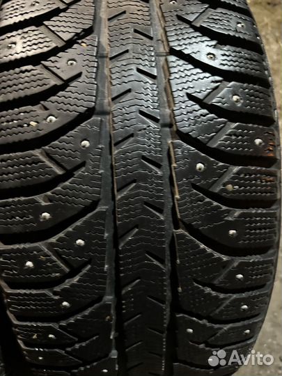 Bridgestone Ice Cruiser 7000 225/50 R17 94T