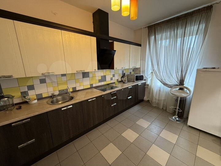 4-к. квартира, 160 м², 3/5 эт.